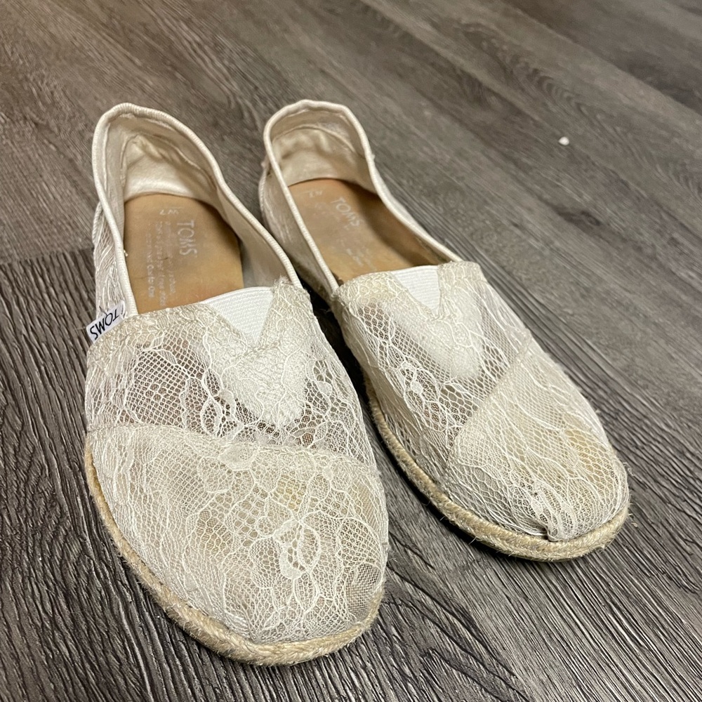 Toms size 7